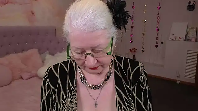 Maya Mayflower online show from March 18, 2025, 3:22 pm