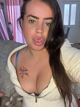 Snapshot of Sophie_23XX chatting on October 12, 2025, 11:00 am Sophie 23XX online show from October 12, 2025, 11:00 am