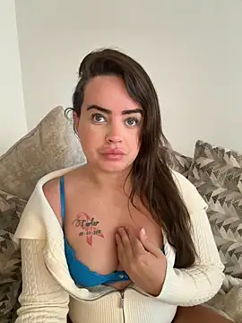 Snapshot of Sophie_23XX chatting on October 26, 2025, 8:04 am Sophie 23XX online show from October 26, 2025, 8:04 am