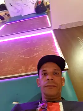 karlossan24 online show from February 14, 2026, 9:15 pm