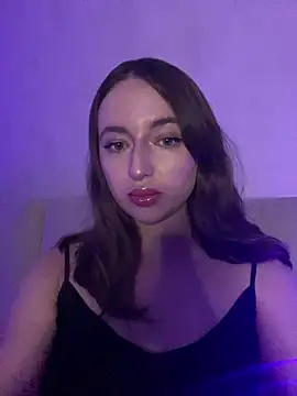 AlisaQSky online show from October 11, 2025, 3:13 pm