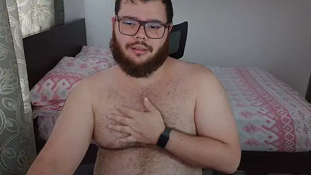 Snapshot of Edmund98 chatting on December 5, 2025, 5:44 pm Edmund98 online show from December 5, 2025, 5:44 pm