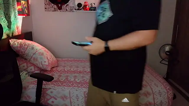 Snapshot of Edmund98 chatting on February 13, 2026, 2:22 am Edmund98 online show from February 13, 2026, 2:22 am