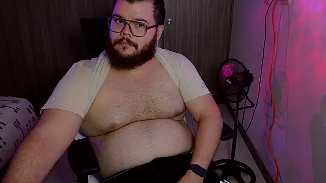 Snapshot of Edmund98 chatting on February 26, 2026, 2:11 am Edmund98 online show from February 26, 2026, 2:11 am