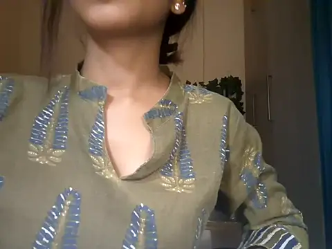 Queen Ayeshaa online show from March 19, 2025, 7:49 pm