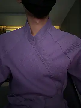 hello038038 online show from November 1, 2025, 12:32 pm