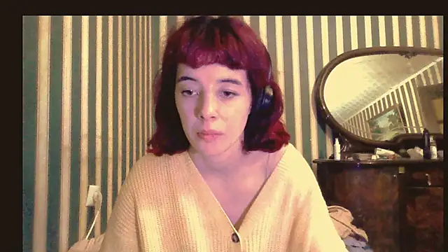 Snapshot of _Amber_Doll_ chatting on October 6, 2025, 5:57 pm Amber Doll online show from October 6, 2025, 5:57 pm