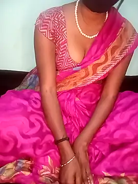 Snapshot of Queen_janu1 chatting on March 3, 2025, 6:46 pm Queen janu1 online show from March 3, 2025, 6:46 pm