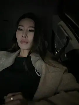 Goddessnor online show from March 17, 2025, 3:29 pm