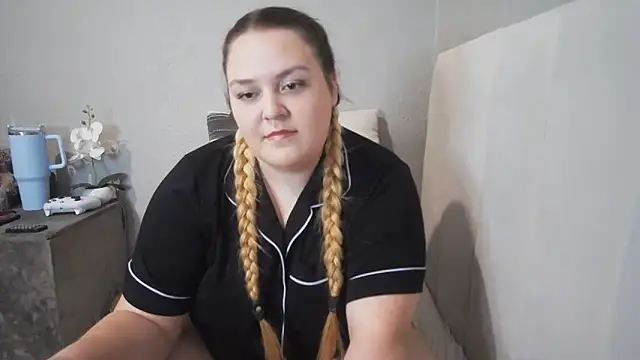 Snapshot of Neytjie chatting on February 27, 2026, 5:57 pm Neytjie online show from February 27, 2026, 5:57 pm