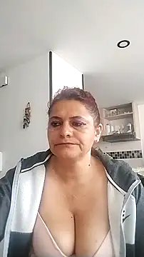 BiancaSteel online show from November 7, 2025, 1:04 pm