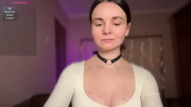 lanaloulou online show from May 11, 2026, 9:12 pm