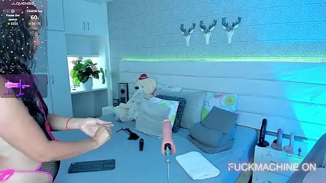 Snapshot of LeilaHiuston chatting on January 10, 2026, 8:15 pm LeilaHiuston online show from January 10, 2026, 8:15 pm