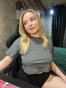 Lina ly online show from March 8, 2025, 8:03 pm