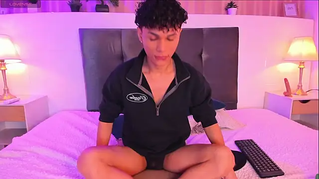 Kai riptide online show from March 20, 2025, 3:56 am