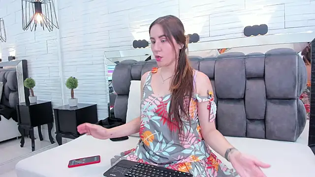 jade heartt online show from March 13, 2025, 7:06 pm