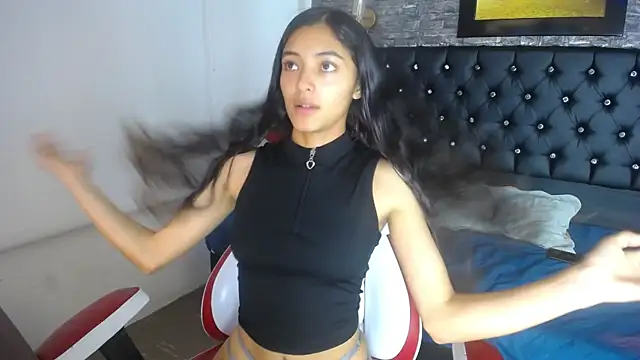 Valen Person online show from March 7, 2025, 12:01 pm