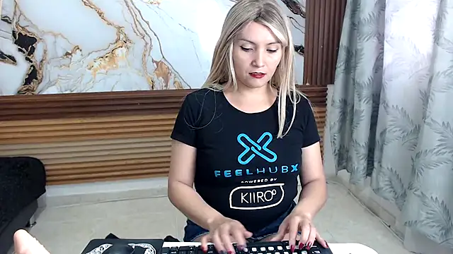 nanis milf online show from October 13, 2025, 3:57 pm