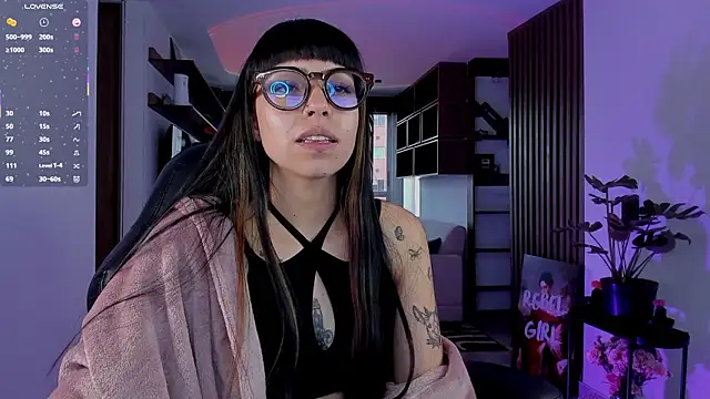 Saraa Desiree online show from February 2, 2026, 9:03 pm