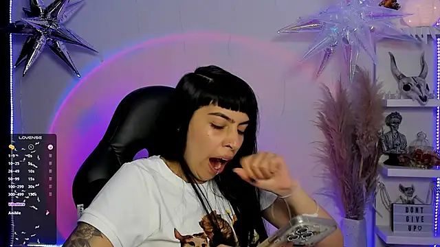 Snapshot of Saraa_Desiree chatting on March 7, 2025, 12:58 am Saraa Desiree online show from March 7, 2025, 12:58 am