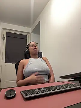 Melia Rayne online show from February 9, 2026, 12:14 pm