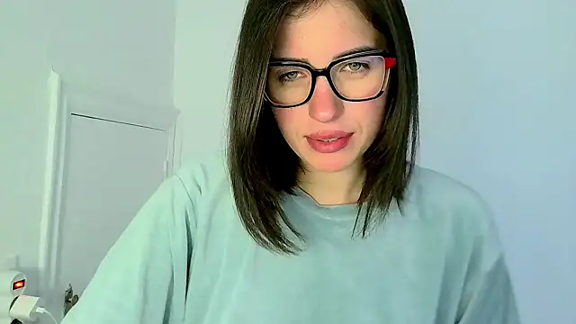 neferutt online show from November 7, 2025, 10:09 am