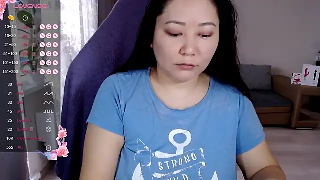 Snapshot of LisaAsianFlower chatting on November 5, 2025, 6:49 am LisaAsianFlower online show from November 5, 2025, 6:49 am