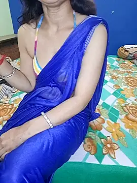 Cute-Zarina online show from October 30, 2025, 6:05 pm