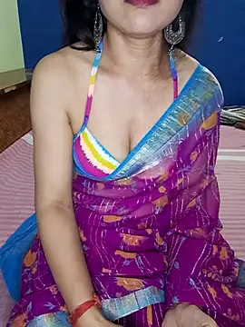 Cute-Zarina online show from October 13, 2025, 5:58 pm