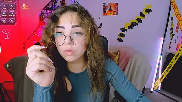 kiki swan online show from October 30, 2025, 10:02 am