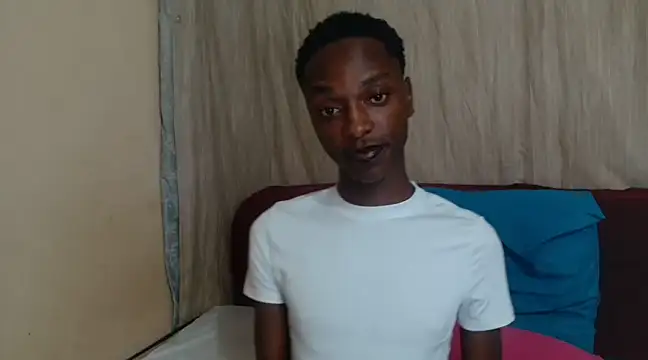 Snapshot of DarkTwink20 chatting on March 18, 2025, 6:28 pm DarkTwink20 online show from March 18, 2025, 6:28 pm