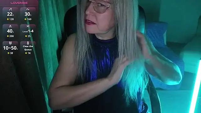 Wane Witch online show from November 28, 2025, 6:30 pm