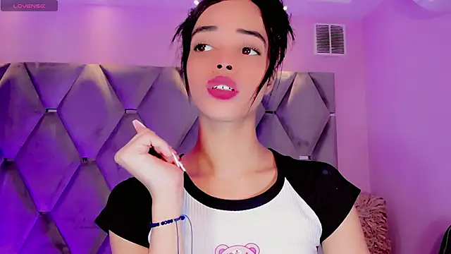 Nina Keyli online show from November 14, 2025, 7:28 pm