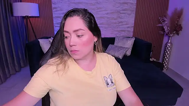 Snapshot of heidy_johns chatting on November 28, 2025, 3:17 am heidy johns online show from November 28, 2025, 3:17 am