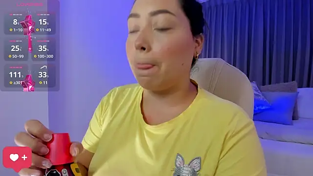 Snapshot of heidy_johns chatting on March 8, 2025, 3:17 am heidy johns online show from March 8, 2025, 3:17 am