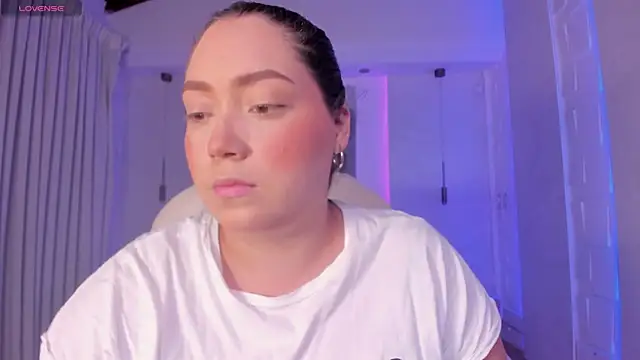 Snapshot of heidy_johns chatting on October 29, 2025, 3:27 am heidy johns online show from October 29, 2025, 3:27 am