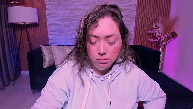 Snapshot of heidy_johns chatting on November 4, 2025, 3:21 am heidy johns online show from November 4, 2025, 3:21 am