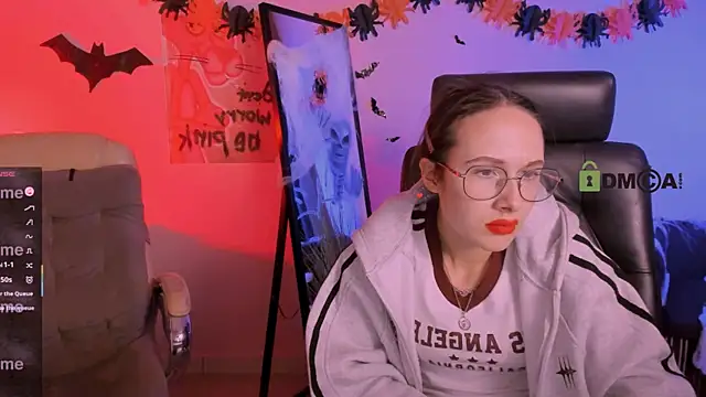 mona cloud online show from November 4, 2025, 12:03 am