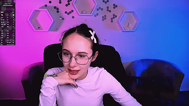 mona cloud online show from December 1, 2025, 1:17 am