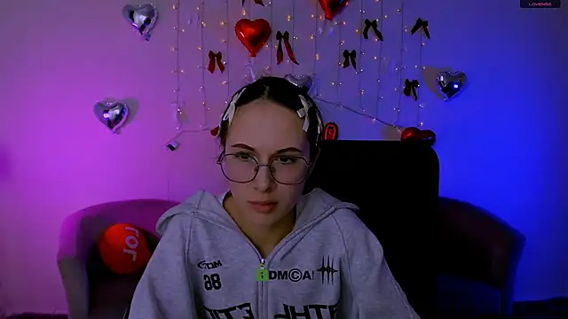 mona cloud online show from February 10, 2026, 7:46 pm