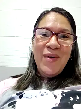 Snapshot of victoria_wayne chatting on October 4, 2025, 10:06 am victoria wayne online show from October 4, 2025, 10:06 am