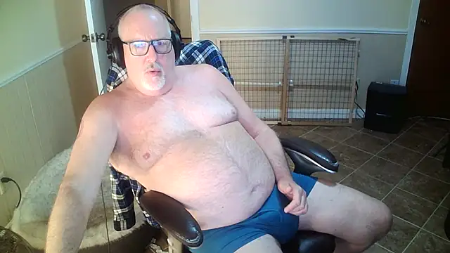 superbearboss online show from October 21, 2025, 2:44 am