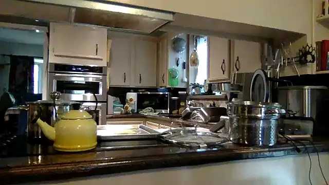 superbearboss online show from December 21, 2025, 8:31 pm