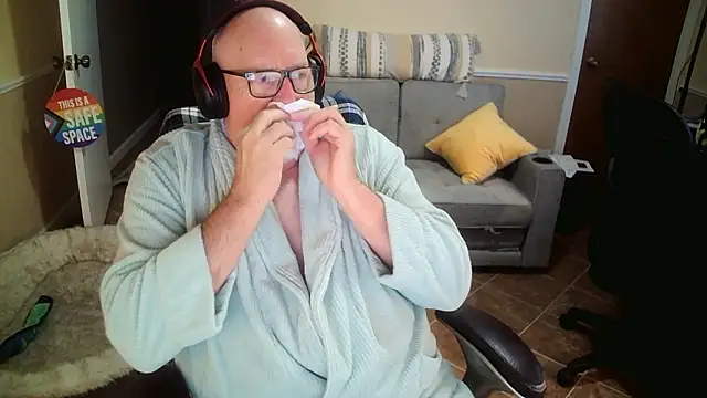 Snapshot of superbearboss chatting on January 18, 2026, 3:48 pm superbearboss online show from January 18, 2026, 3:48 pm