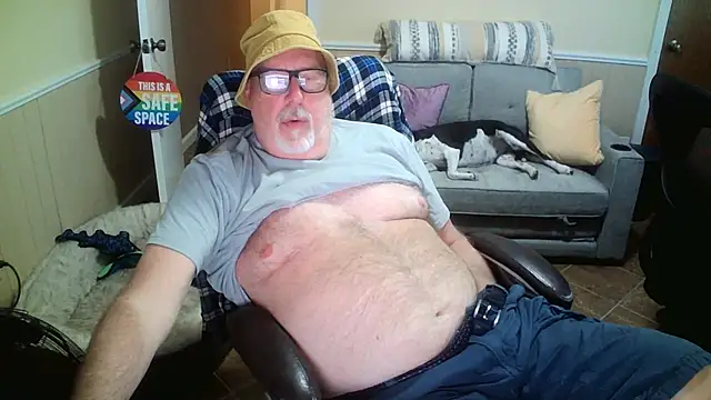 Snapshot of superbearboss chatting on February 21, 2026, 10:12 pm superbearboss online show from February 21, 2026, 10:12 pm