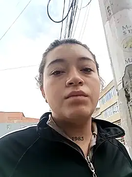 Karina Leon online show from November 29, 2025, 8:09 pm