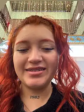 Karina Leon online show from December 22, 2025, 9:15 pm