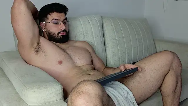 Snapshot of Roman_Lux chatting on February 3, 2026, 6:22 am Roman Lux online show from February 3, 2026, 6:22 am