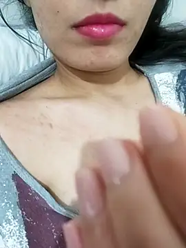 saraaxx1 online show from March 15, 2026, 2:13 pm