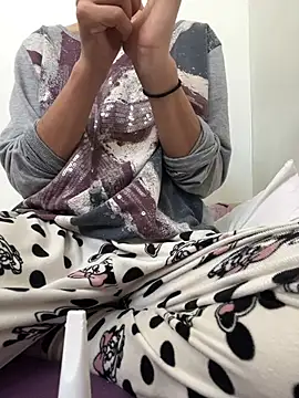 saraaxx1 online show from March 13, 2026, 11:37 am